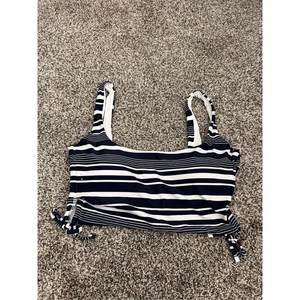 ‼️Sale‼️Aerie black and white striped bikini top size medium